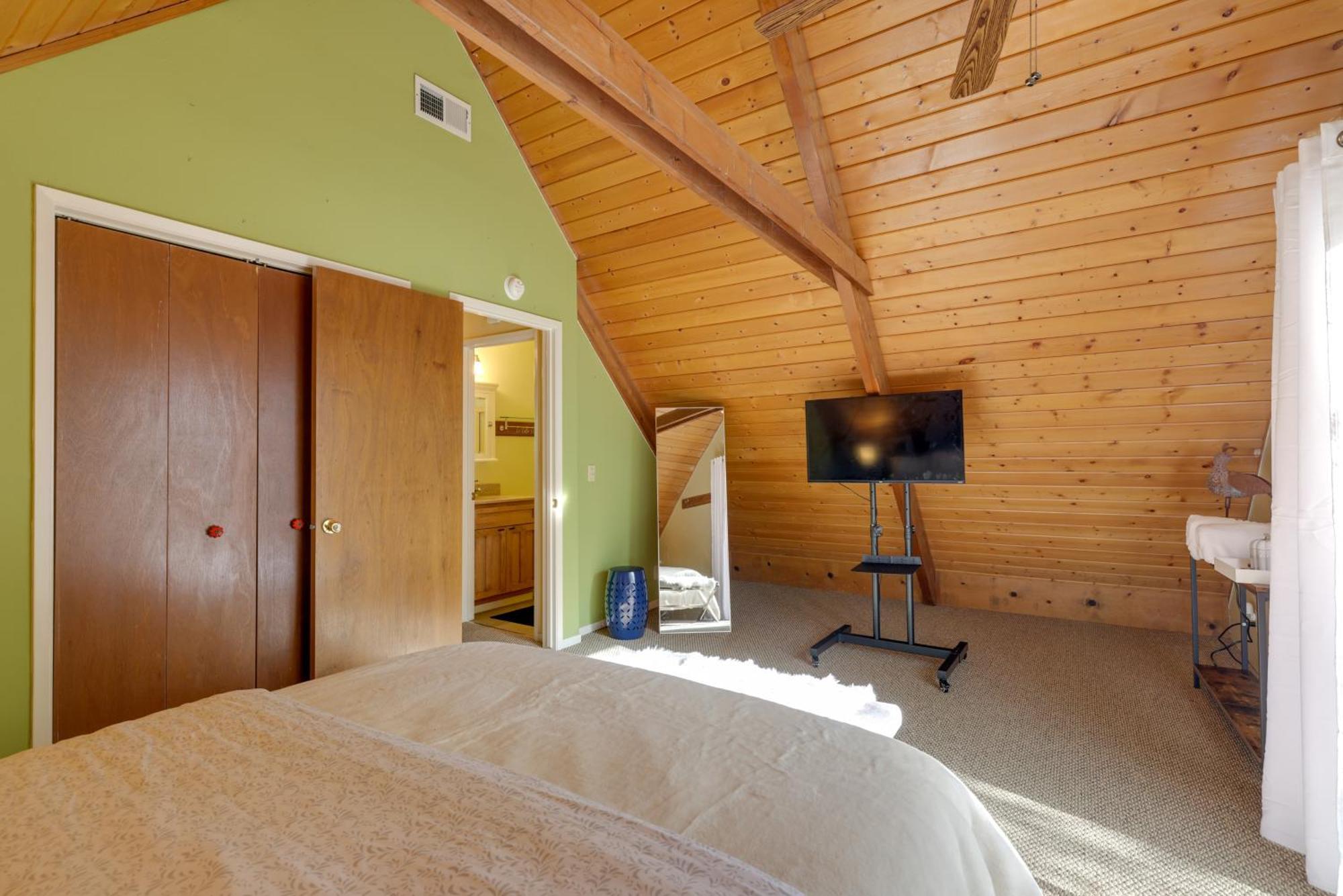 Spacious Groveland Cabin With Wraparound Deck! Экстерьер фото