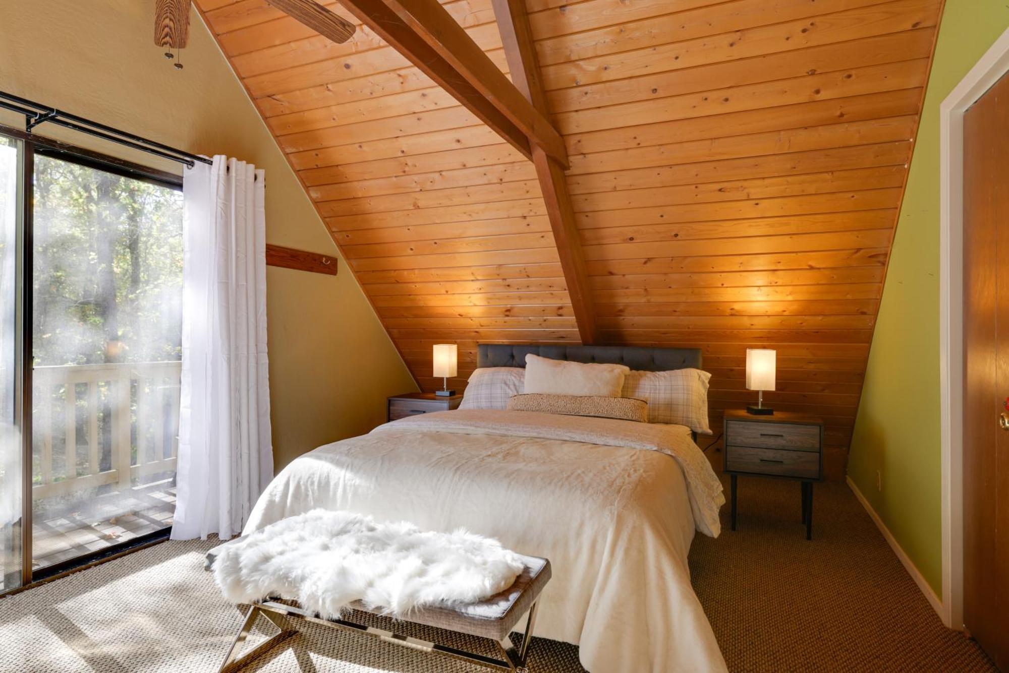 Spacious Groveland Cabin With Wraparound Deck! Экстерьер фото