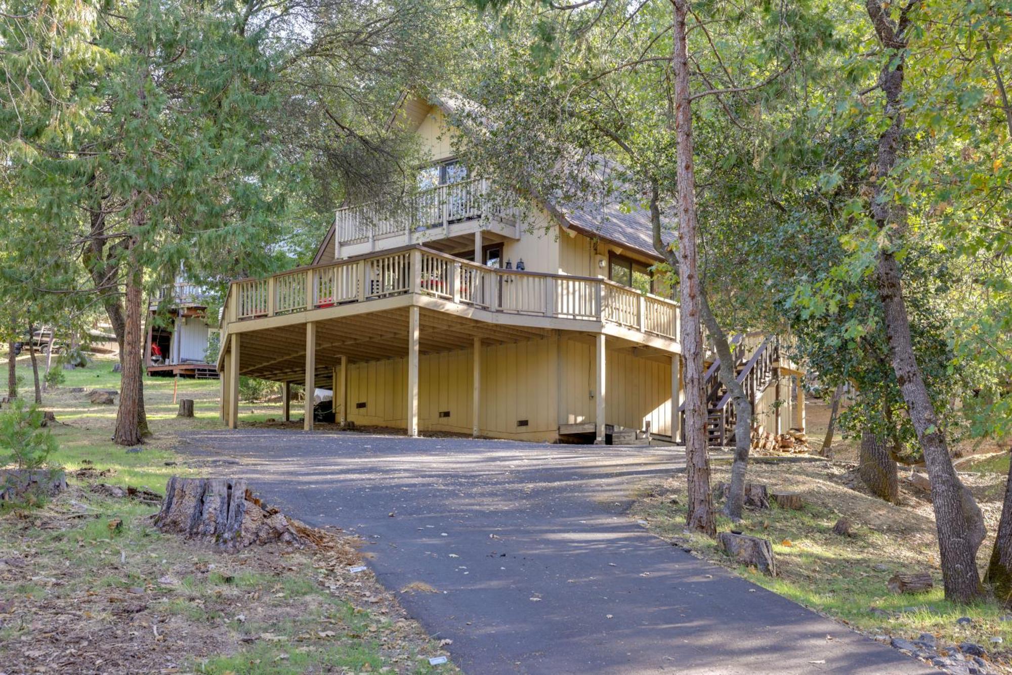 Spacious Groveland Cabin With Wraparound Deck! Экстерьер фото